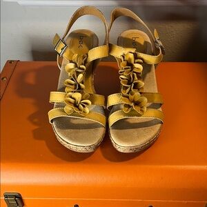 b.o.c. Women's Yellow Sandals